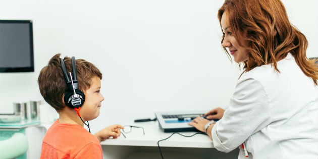 Implantation overtakes hearing aid fitting in pediatric populations in Spain