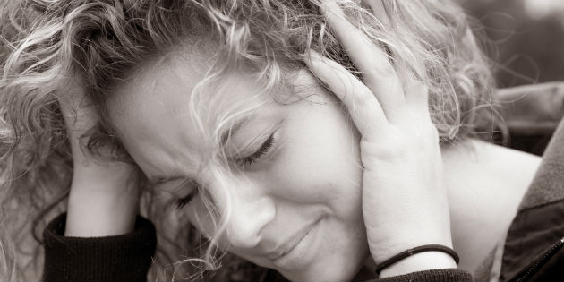 Using specially timed signals to reduce the symptoms of tinnitus Using specially timed signals to reduce the symptoms of tinnitus